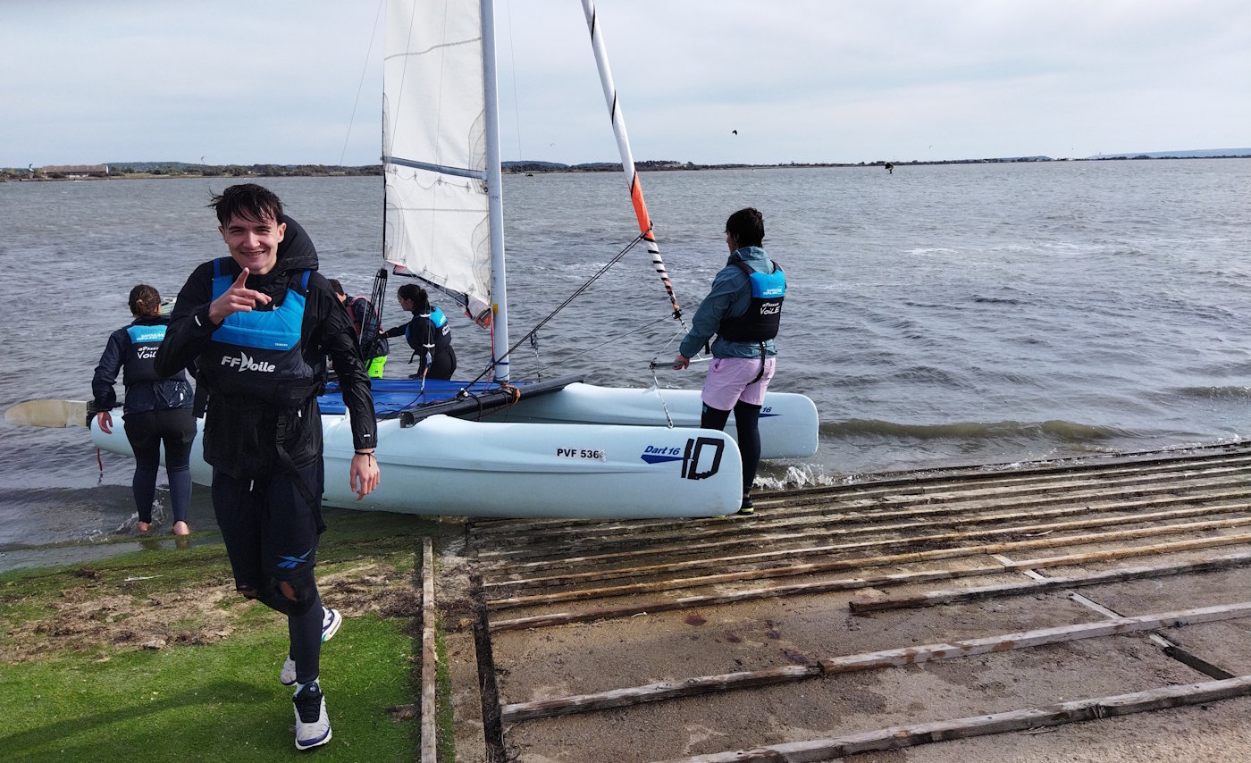 Élèves du lycée Jules Fil en sortie voile à La Nautique